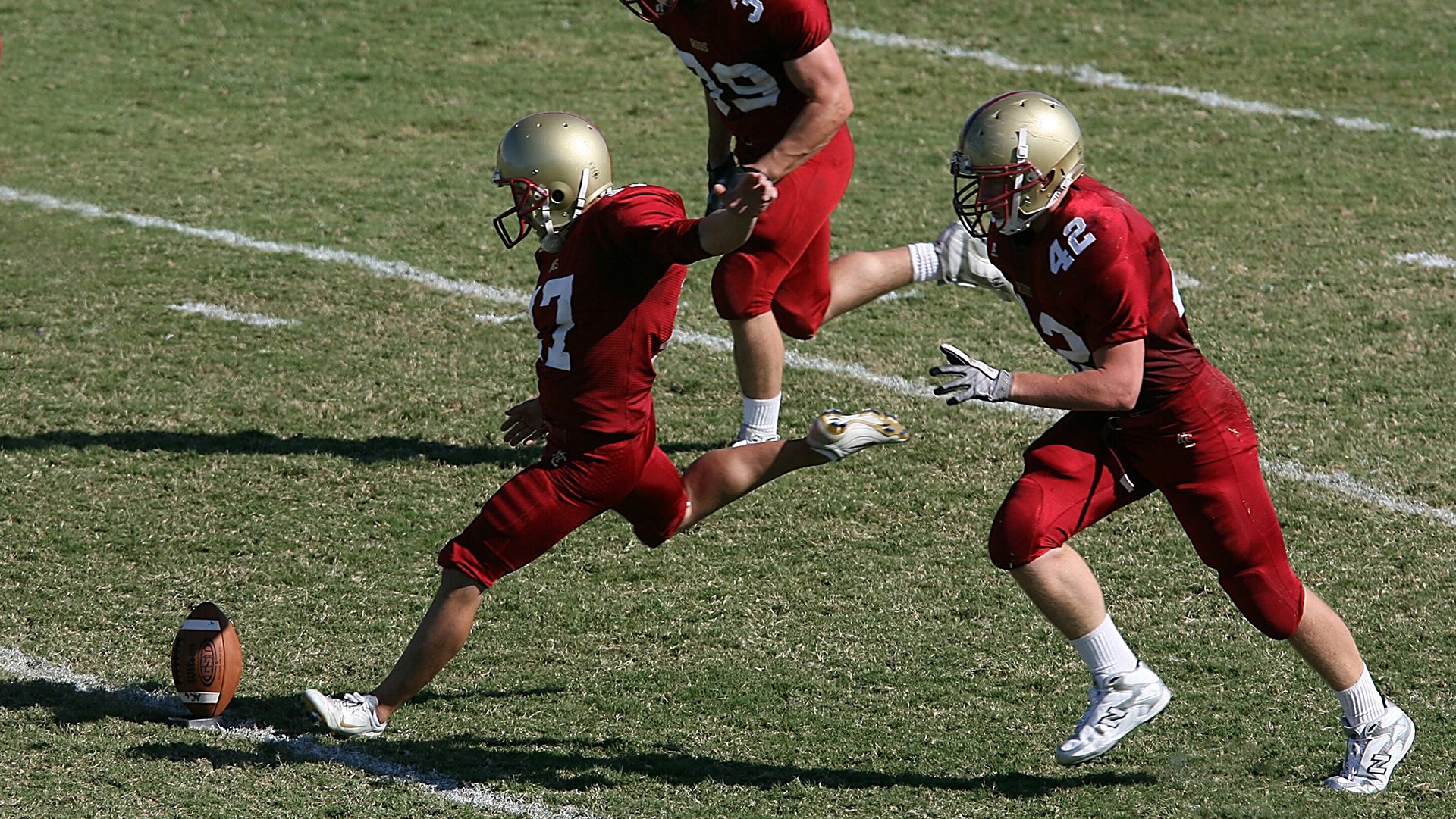 鹈鹕击溃广厦队，小贾伦成为关键先生