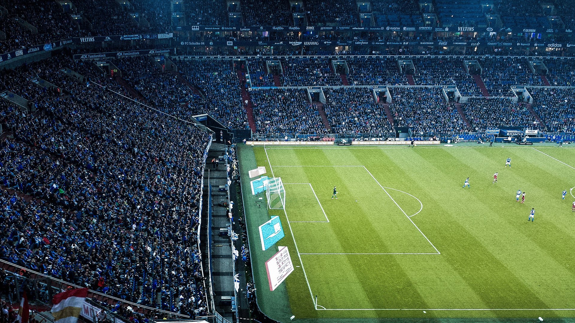 铁翼横空！武切维奇关键爆发引领老鹰正面击溃热火，诠释团队篮球新哲学