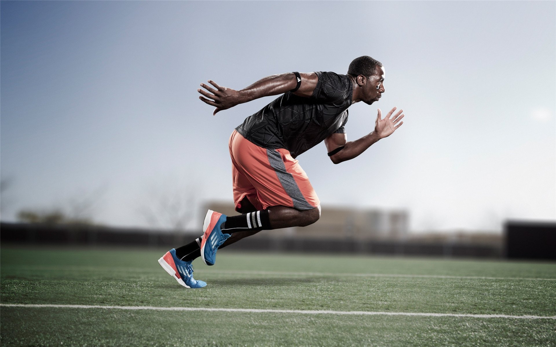 欧冠半决赛之夜，迪亚斯关键制胜，改写历史的瞬间