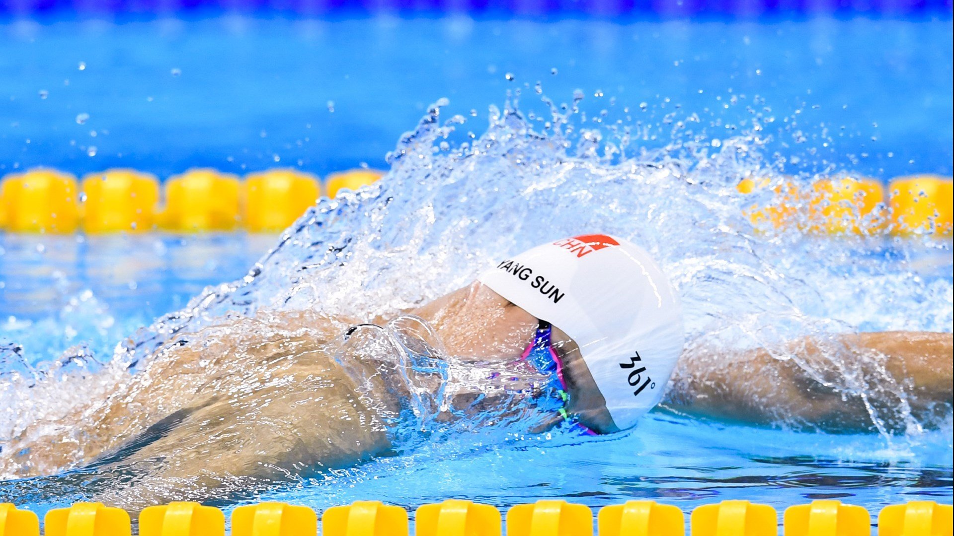 独行侠横扫太阳，戈贝尔如何以统治级表现改写系列赛叙事